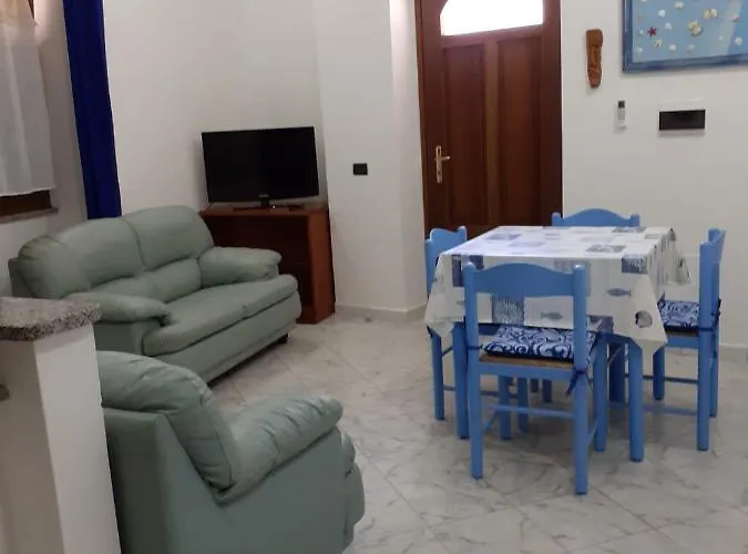 Cia Evelina بيت للعطل SantʼAntìoco